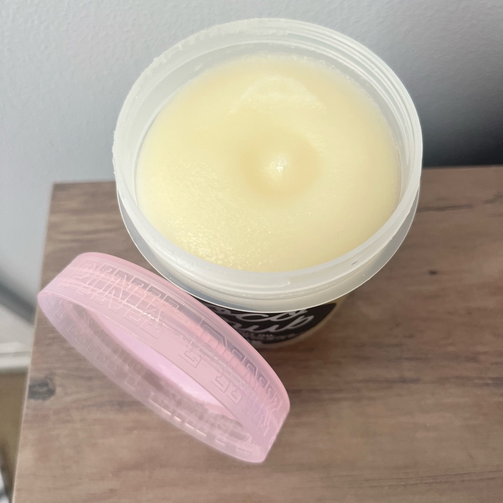 Pink Coco Scrub - Picture 4 of 4